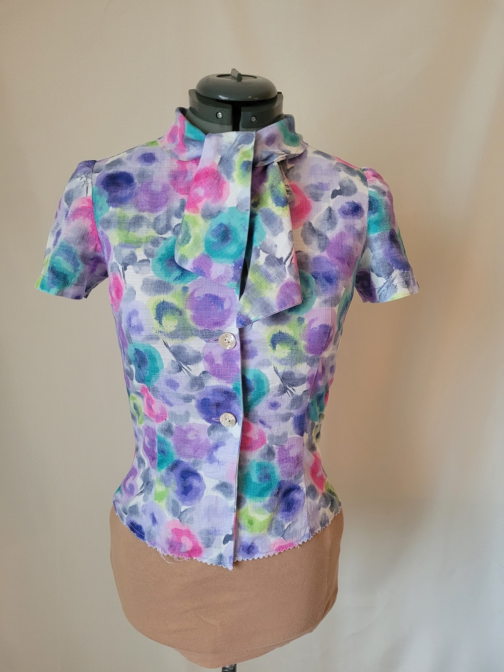 Tie-Neck Short Sleeve Blouse in Multi Floral Watercolor